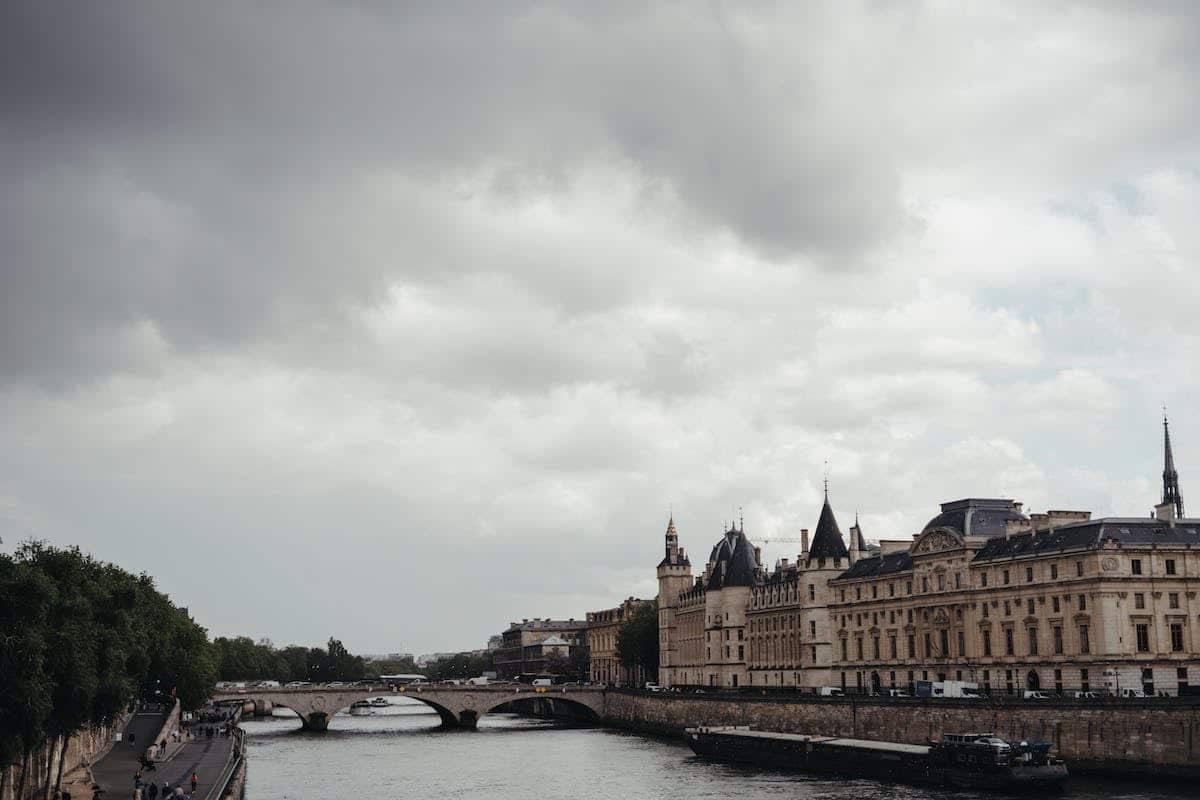 paris  covid-19